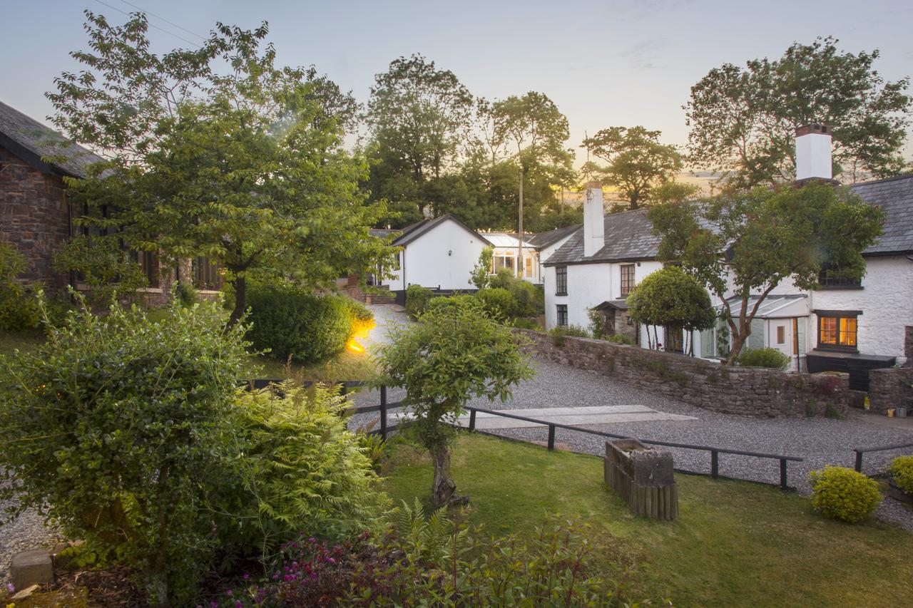 Three Gates Farm Holiday Cottages Huntsham Exterior foto