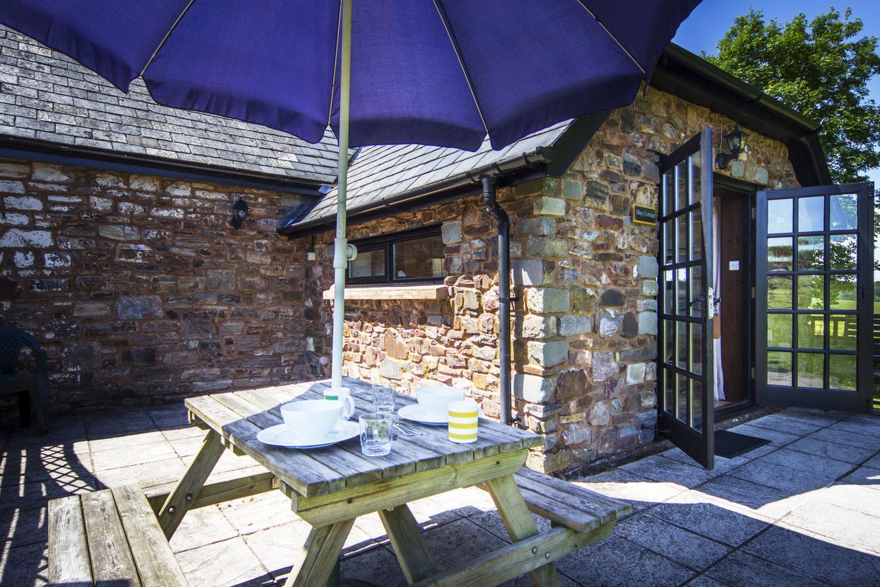 Three Gates Farm Holiday Cottages Huntsham Exterior foto
